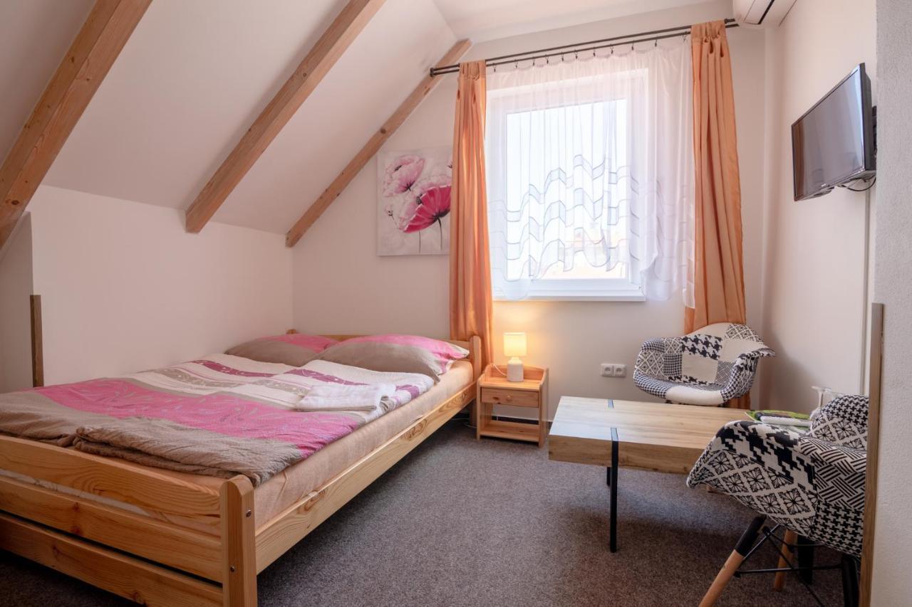 Penzion Alenka Valtice Exteriér fotografie