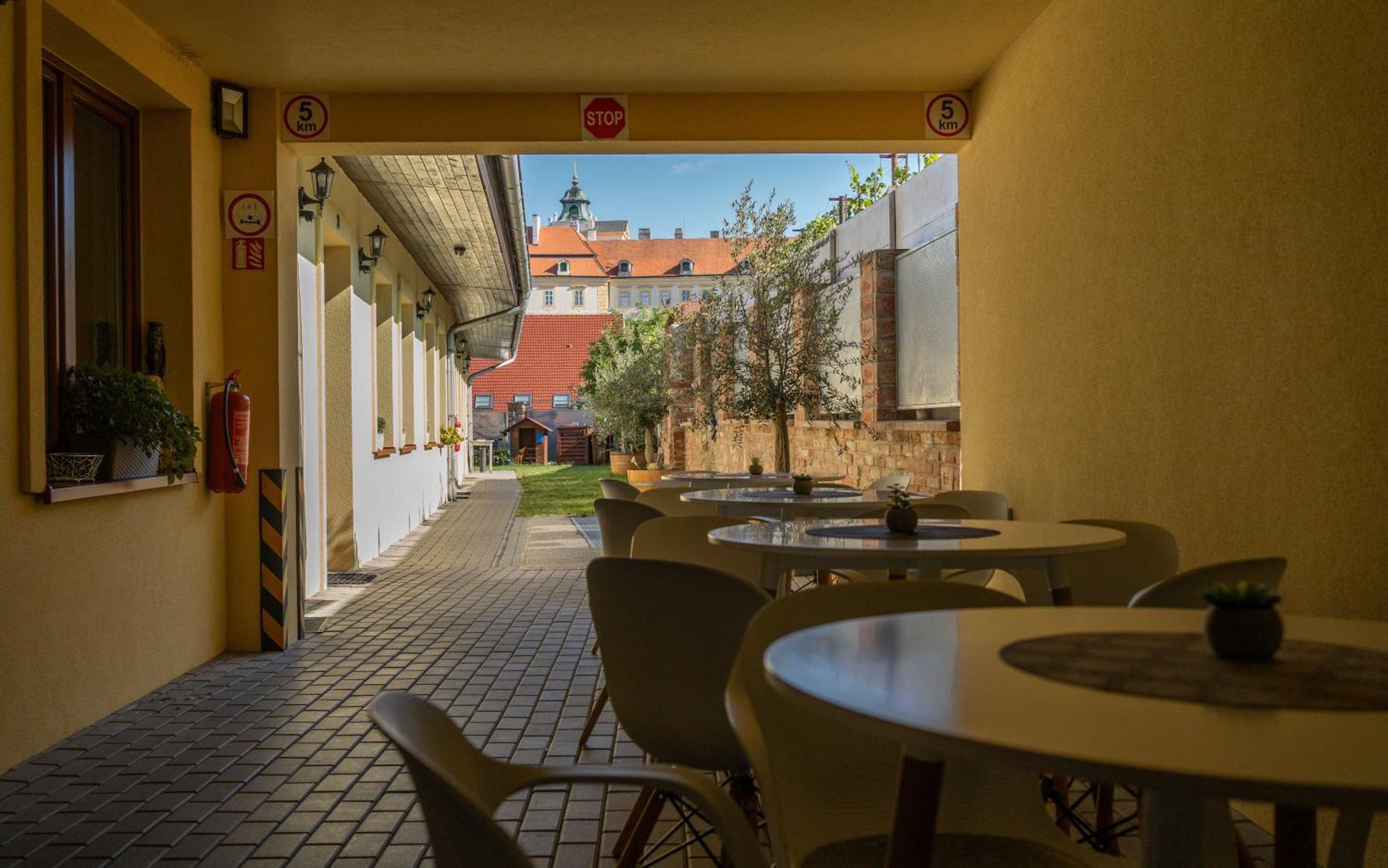 Penzion Alenka Valtice Exteriér fotografie